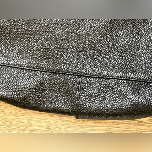 Fashionable Women's Lychee Patterned Design Large Capacity leather Handbag. - Picture 4 of 6